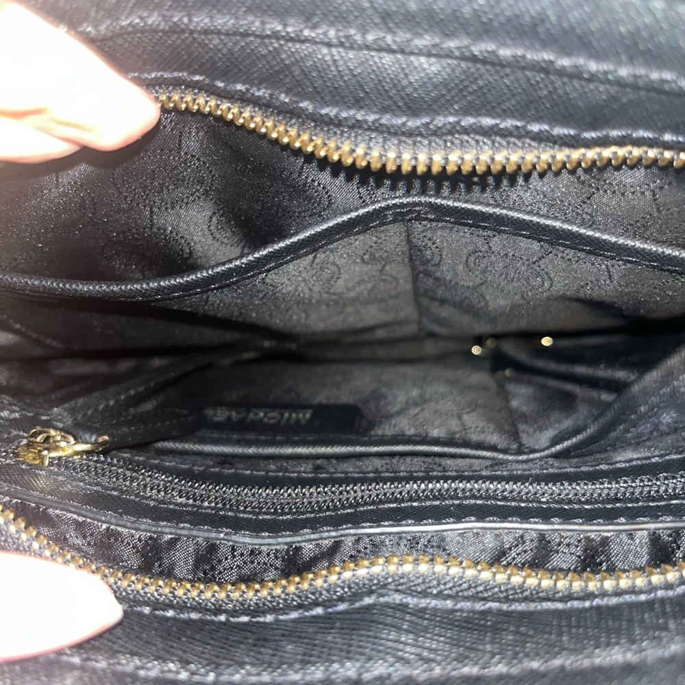 Michael Kors | Jet Set Large Messenger Bag - Black, Gold, Leather - Picture 5 of 7